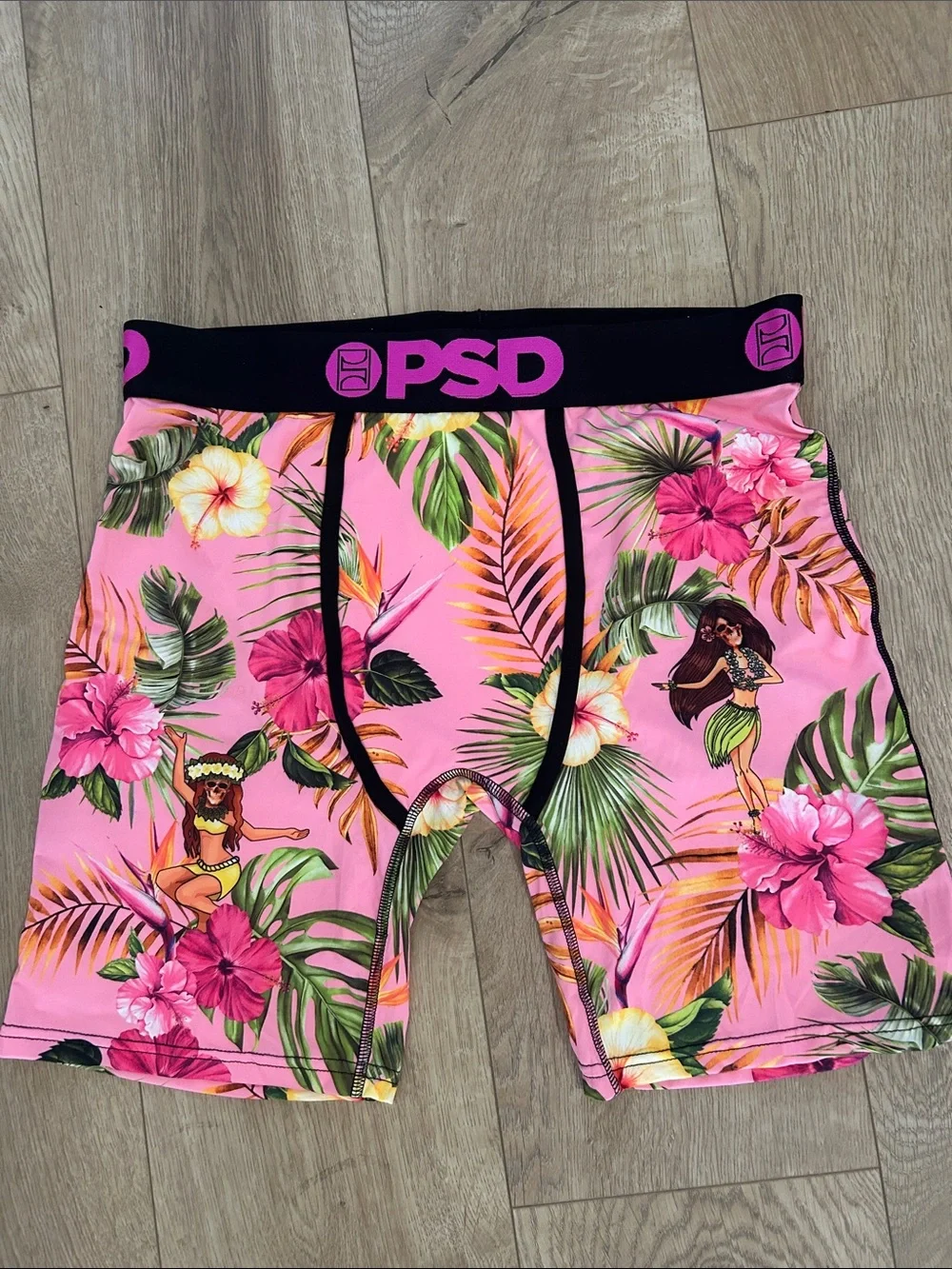 PSD Men's tropical Print Briefs - Pink. Size Large, NWOT open
